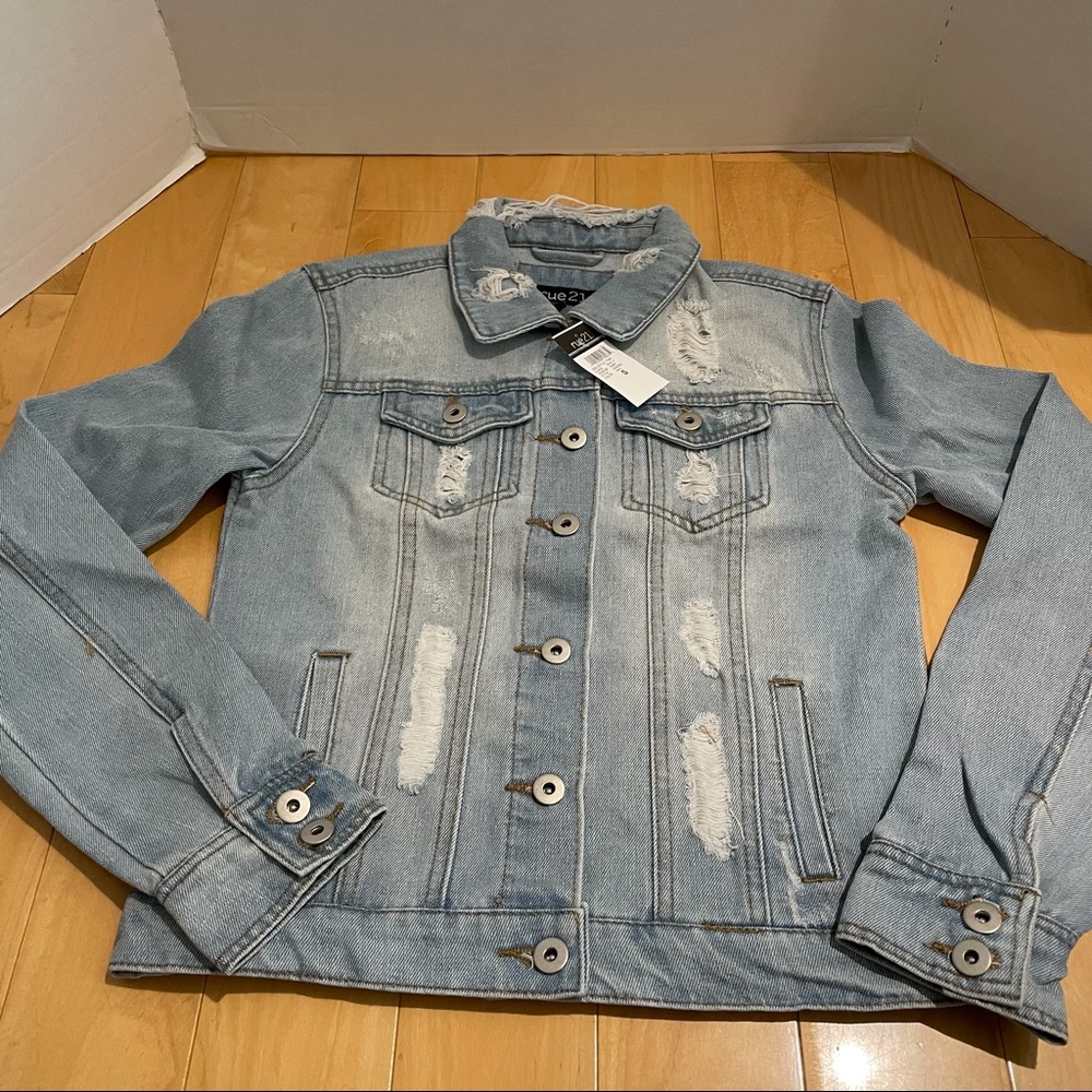 NWT women’s jean jacket - Picture 1 of 11